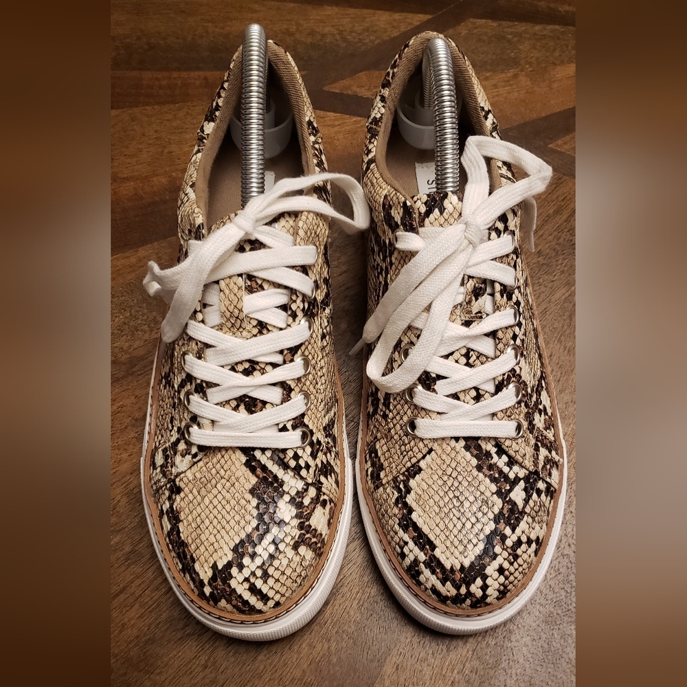 Steve Madden Snakeskin Printed Low-Top Sneakers Size 9.5 - Picture 2 of 15